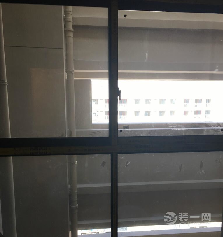 封阳台花了490元/平米瓷砖进场 深圳装修业主忙不停