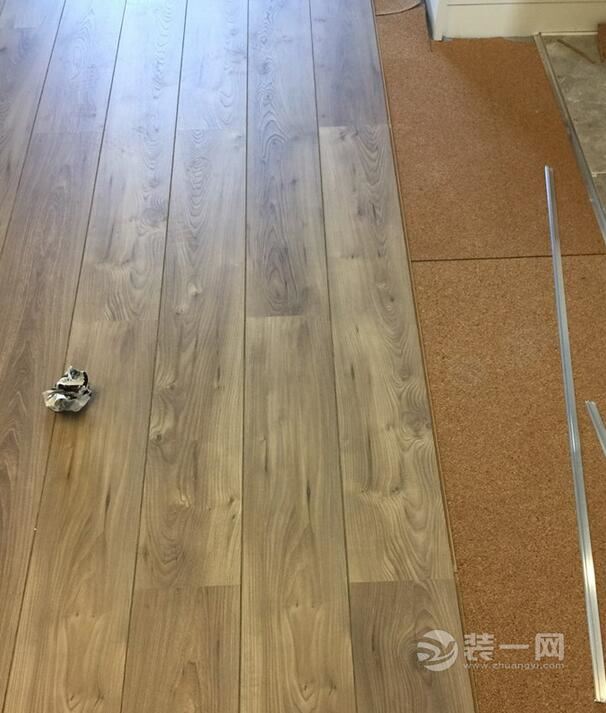 深圳业主装修日记：实木不耐操 地板安装我选的是软木垫